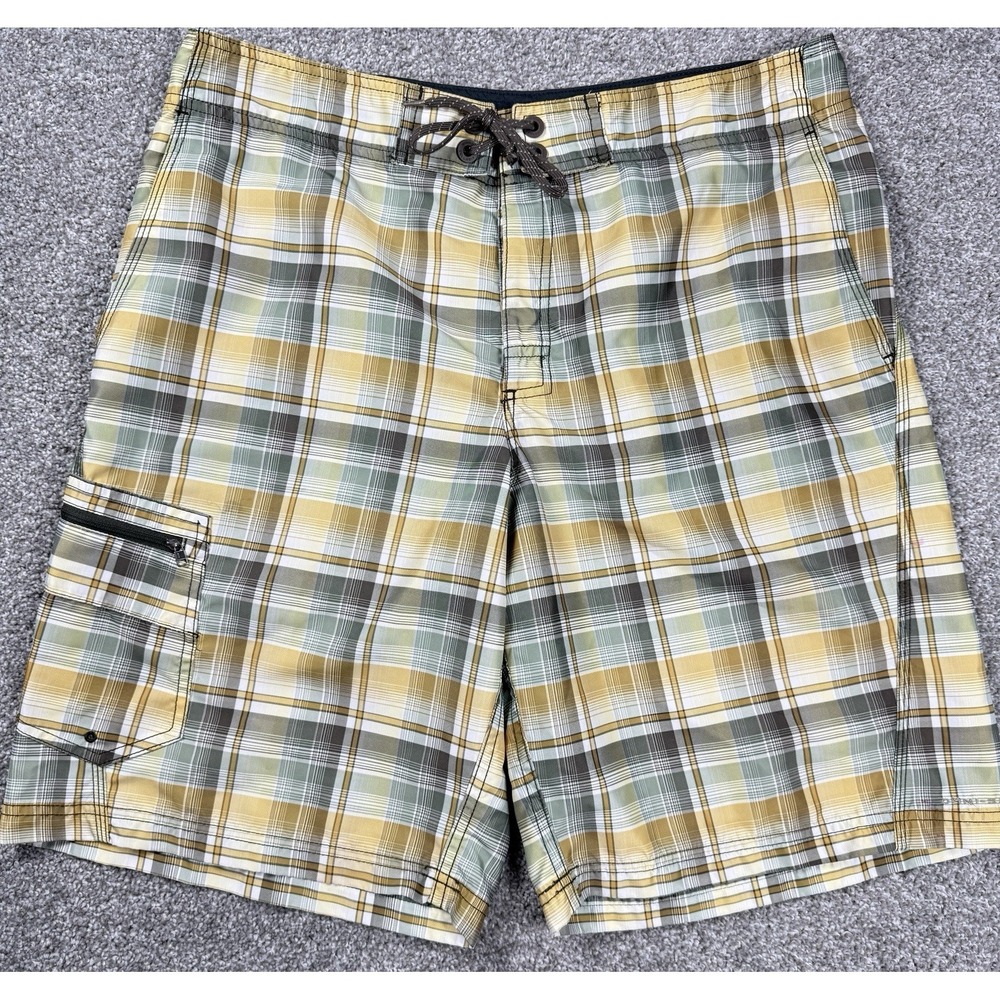 Columbia Omni-Shade Board Shorts Mens 36 Yellow Plaid Cargo Fishing Swim Hybrid